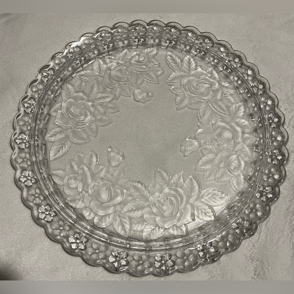 Home Beautiful Rose Pearls Collection Crystal Cake Plate 13 1/8”